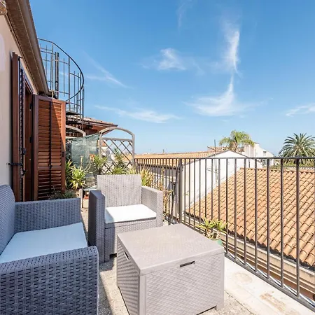 Apartment Schiavuzzo With Terrace By Wonderful Italy *